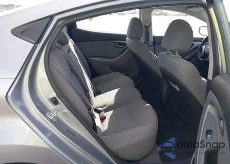 2016 Hyundai Elantra Se z USA, uszkodzony, nr VIN 5NPDH4AE5GH670166